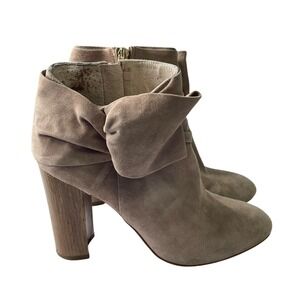 Louise et Cie Suede Ankle Boots Bow Accent Stacked Heel Taupe Size 7.5M